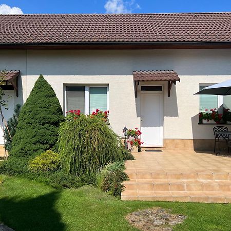 Privat Pekny Dvor Apartment Rajecke Teplice Bagian luar foto