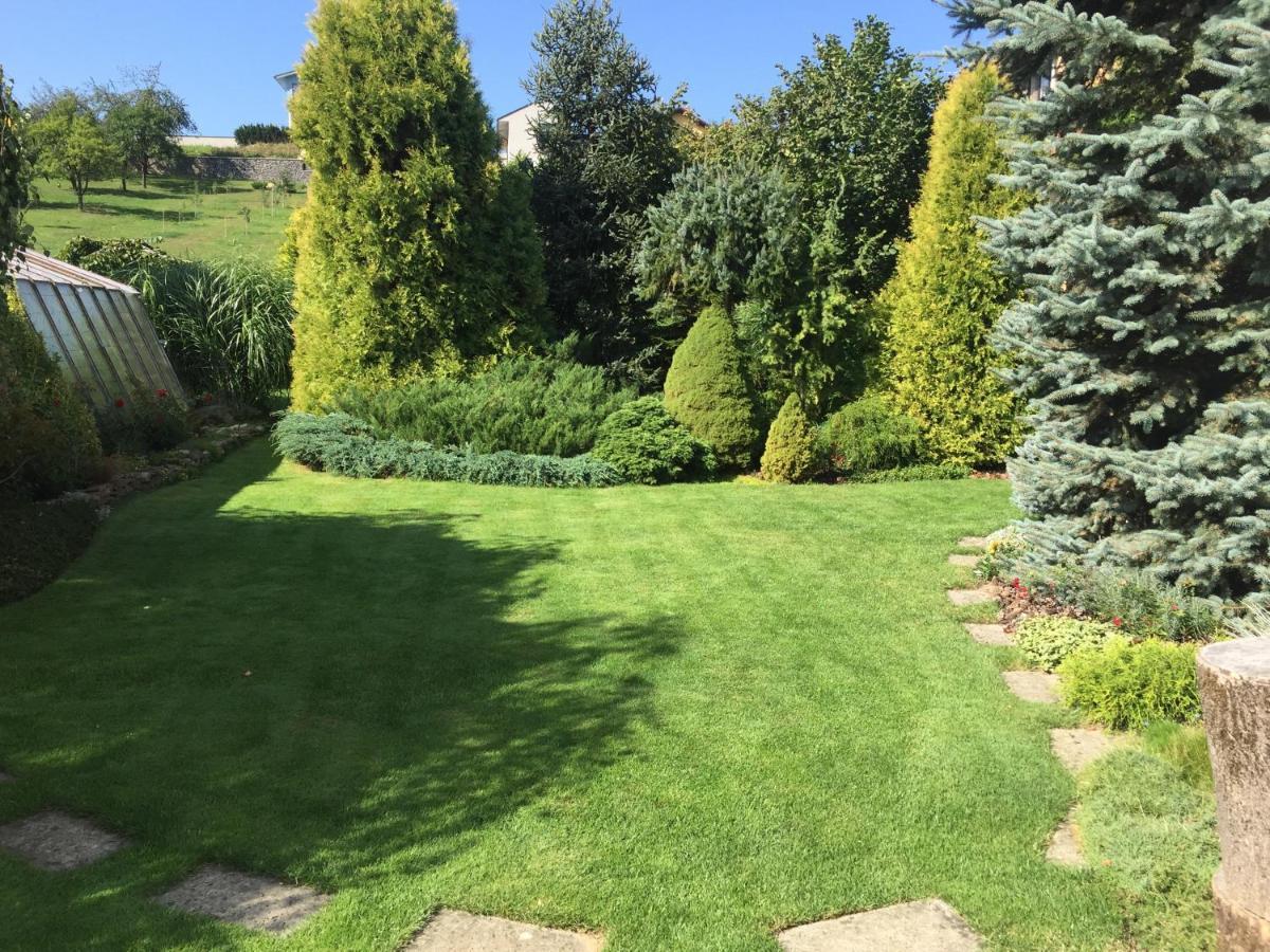 Privat Pekny Dvor Apartment Rajecke Teplice Bagian luar foto