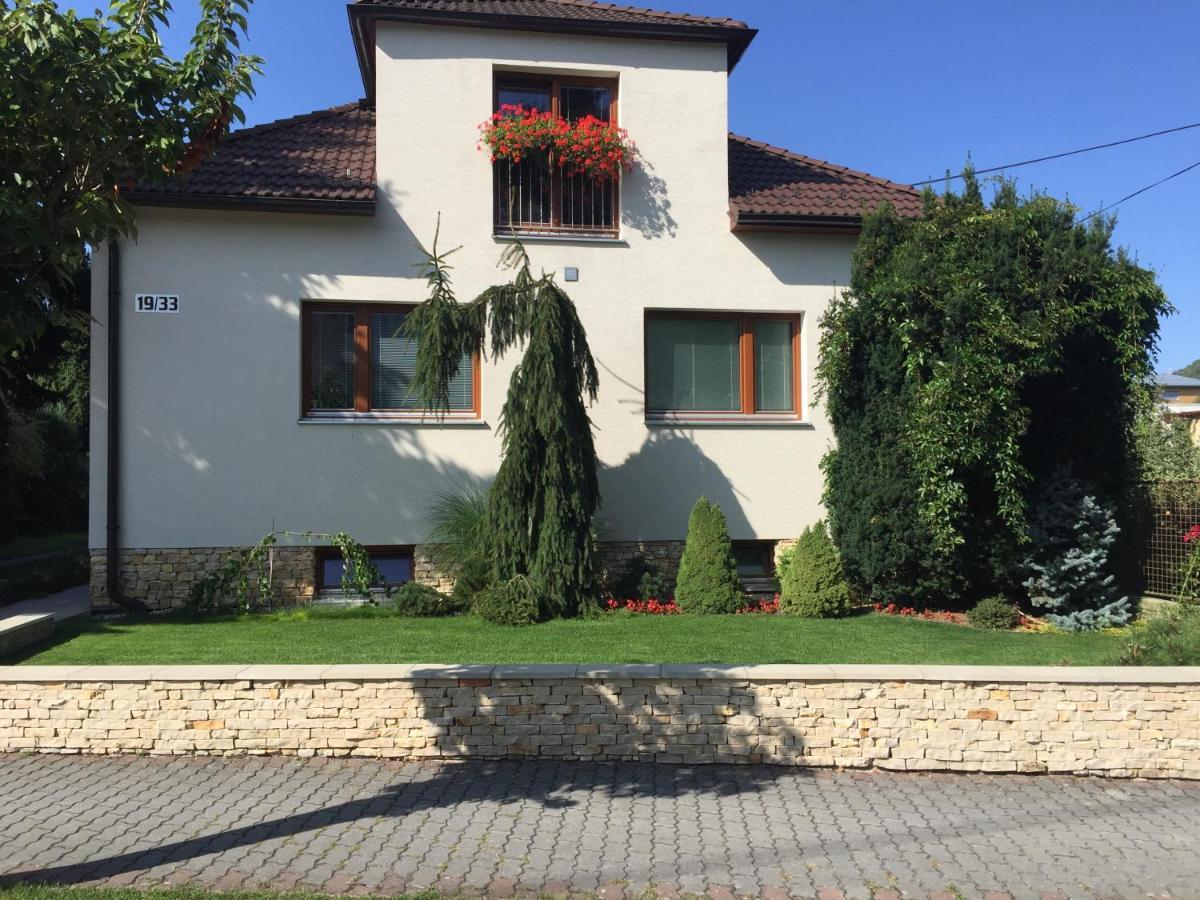 Privat Pekny Dvor Apartment Rajecke Teplice Bagian luar foto